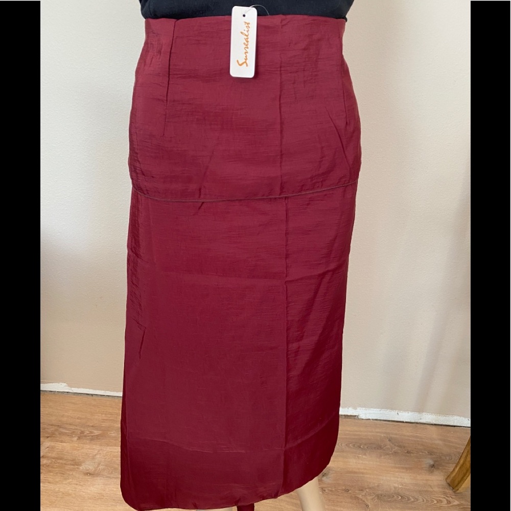 NWT Gorgeous Surrealist Merlot Skirt with train XS